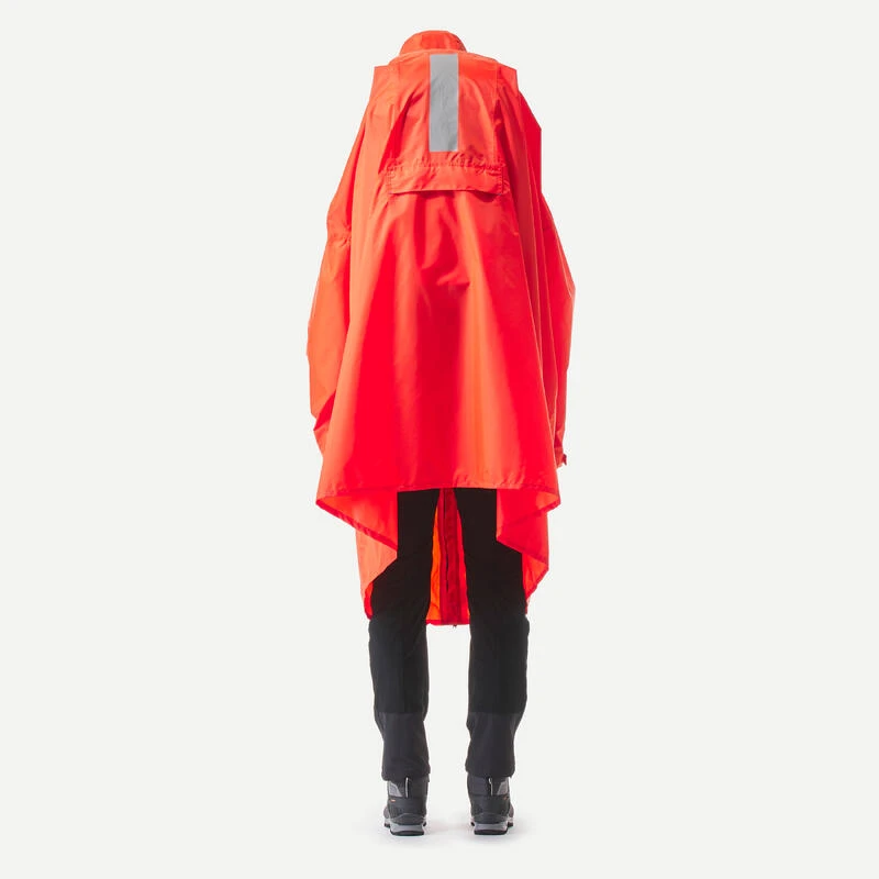 Quechua Poncho De Pluie De Randonnée - MT900 - 75L - Rouge - S/M 3 Quechua Poncho De Pluie De Randonnée - MT900 - 75L - Rouge - S/M – Image 3
